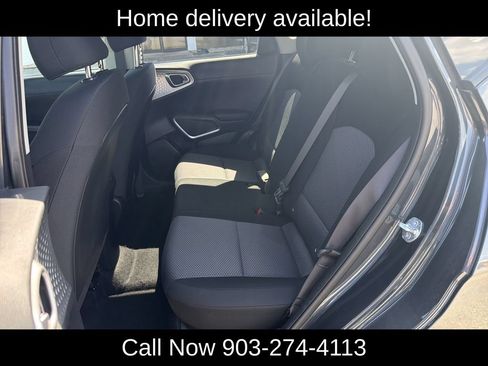 Used 2025 Kia Soul LX w/ LX Technology Package FWD image 13