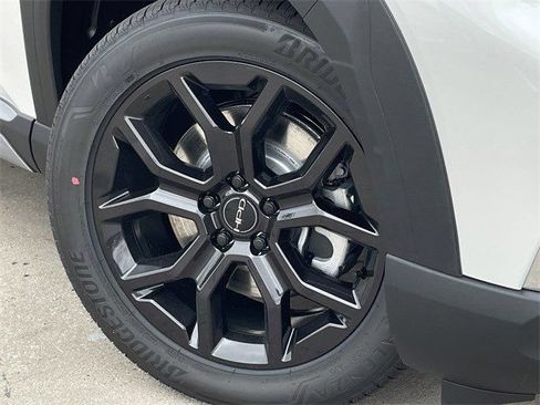 Used 2025 Honda Pilot Touring image 10