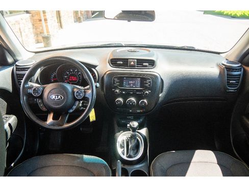 Used 2015 Kia Soul + FWD image 12