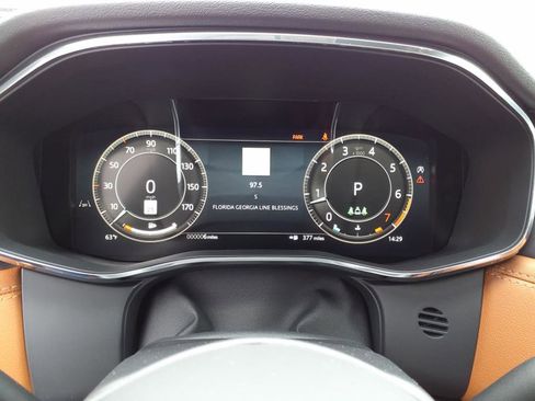 Certified 2025 Jaguar F-PACE R-Dynamic S image 15