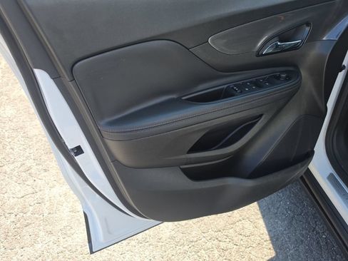 Used 2022 Buick Encore Preferred FWD image 17