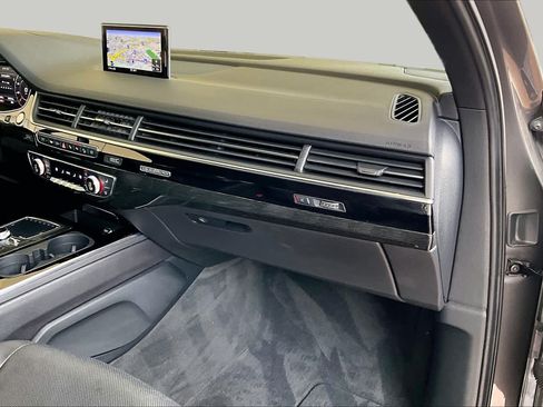 Used 2019 Audi Q7 3.0T Prestige w/ Prestige Package AWD/4WD image 17