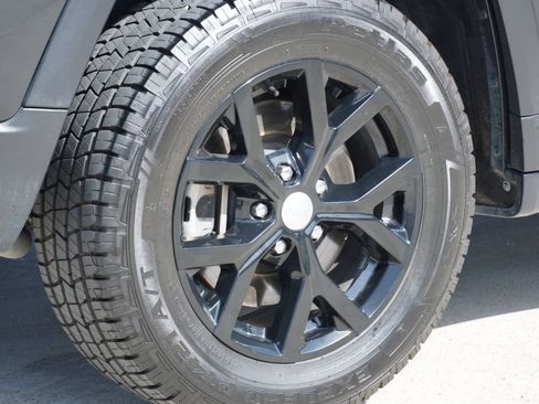 Used 2022 Jeep Grand Cherokee L Limited AWD/4WD image 8