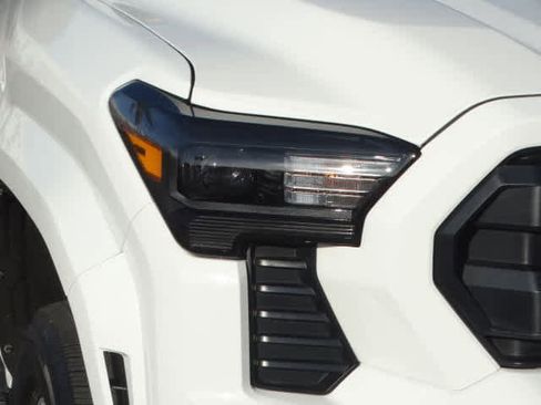 Used 2024 Toyota Tacoma SR image 5