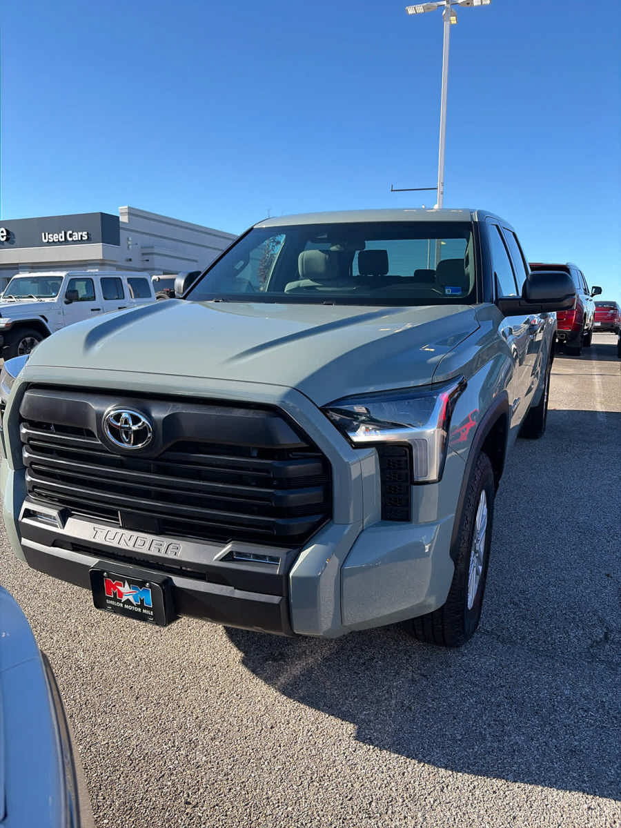 Used 2025 Toyota Tundra SR5 AWD/4WD image 12