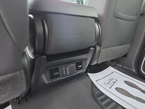 Used 2022 Chevrolet Silverado 1500 LT image 12