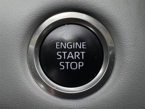 Used 2024 Toyota Highlander Limited image 21