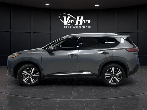 Used 2023 Nissan Rogue SL w/ SL Premium Package image 13