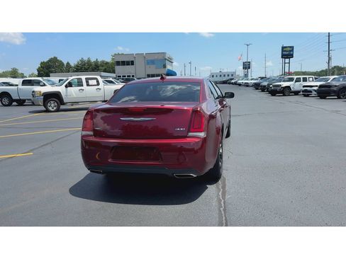 Used 2019 Chrysler 300 Touring w/ Sport Appearance Package AWD/4WD image 7
