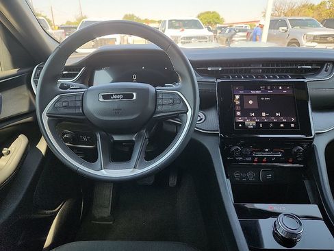 Used 2024 Jeep Grand Cherokee L Laredo AWD/4WD image 6