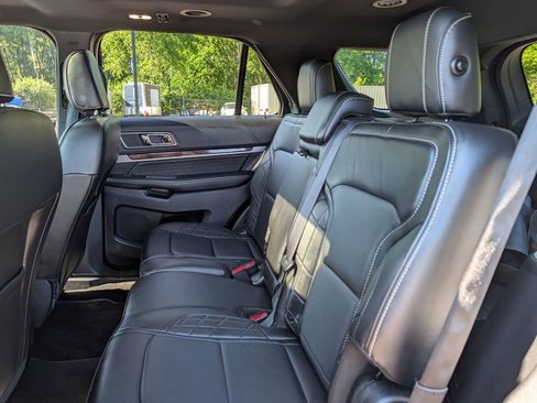 Used 2019 Ford Explorer Platinum AWD/4WD image 11