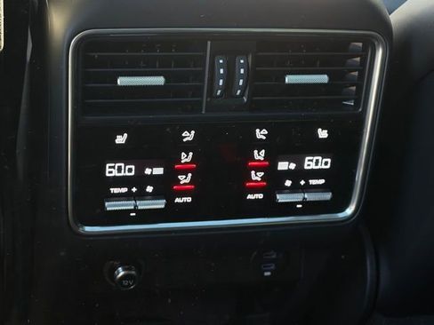 Used 2023 Porsche Cayenne S image 23
