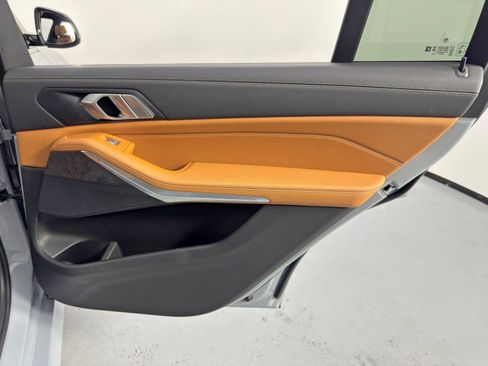 Used 2023 BMW X7 xDrive40i w/ M Sport Package image 53