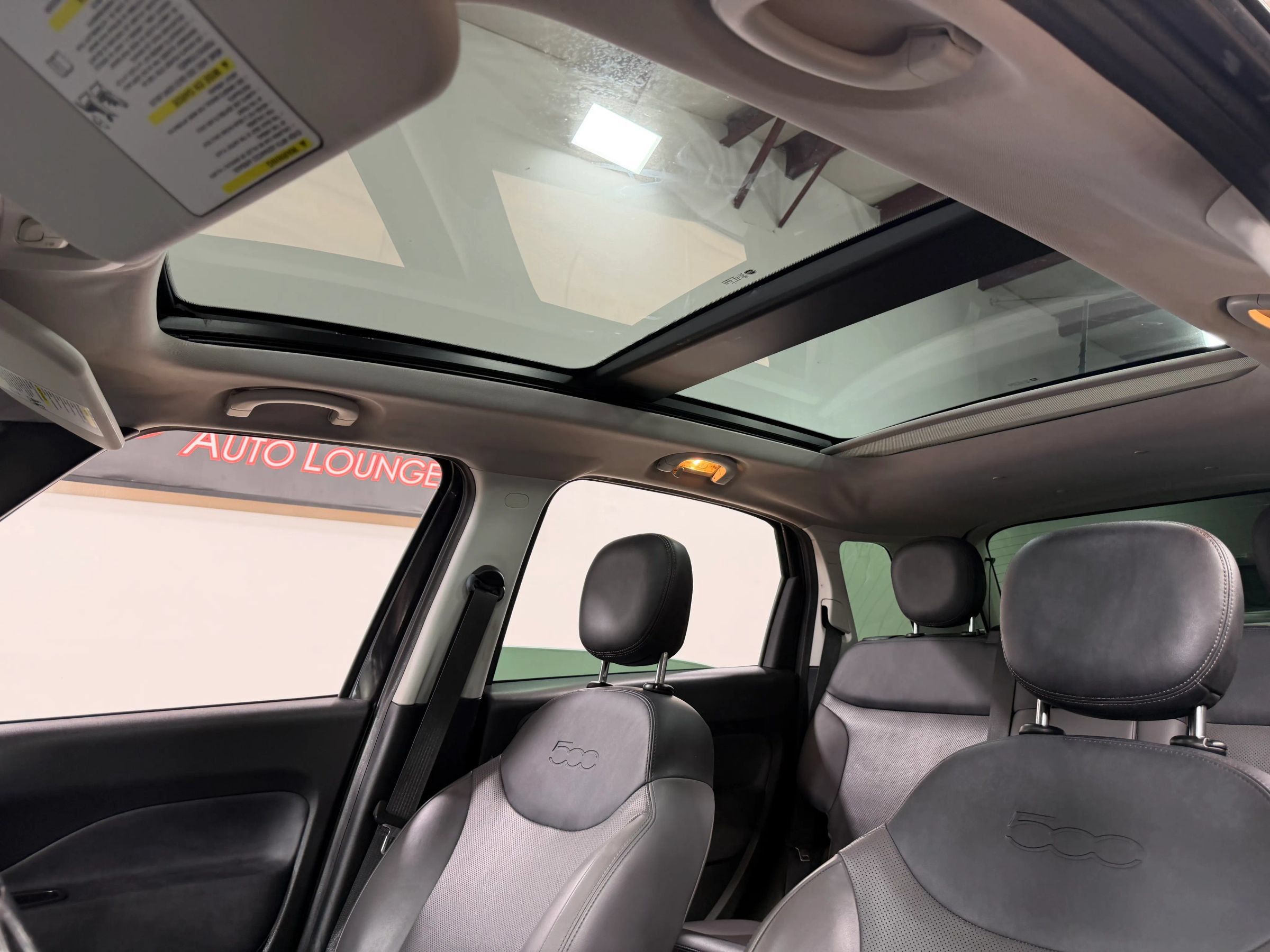 Used 2017 FIAT 500L Trekking w/ Dual-Pane Sunroof Package FWD image 22