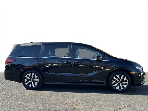 Certified 2025 Honda Odyssey EX-L image 32