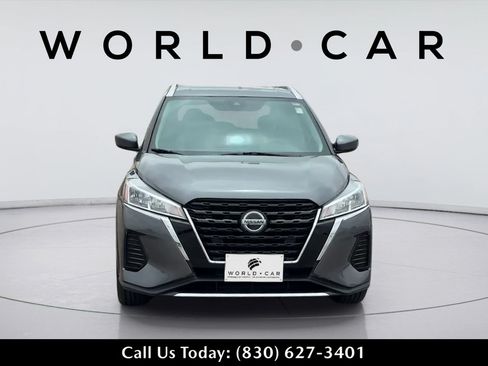 Used 2021 Nissan Kicks SV FWD image 3