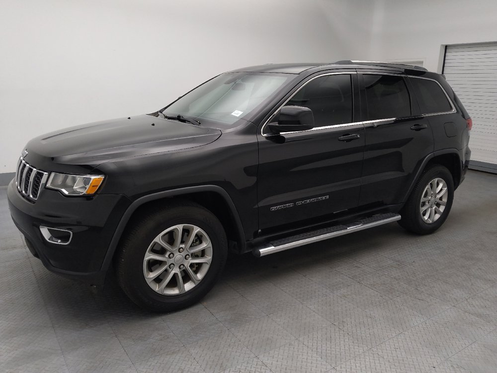 Used 2021 Jeep Grand Cherokee Laredo RWD image 2