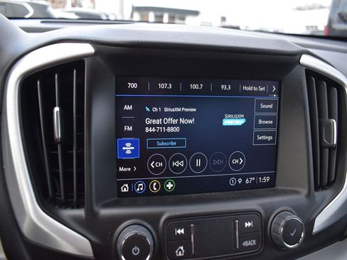 Used 2023 GMC Terrain SLT image 14