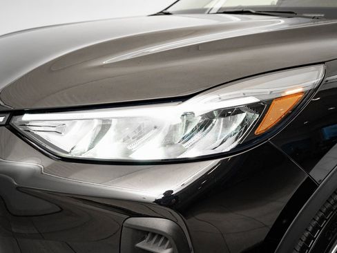 Used 2024 Ford Escape SE image 15