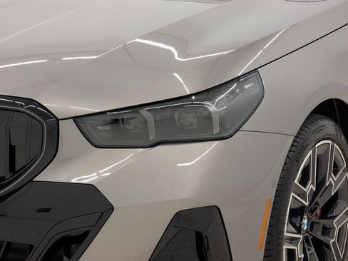 New 2026 BMW 530i RWD image 11