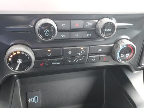 Used 2025 Ford F250 XLT w/ Black Appearance Package AWD/4WD image 23