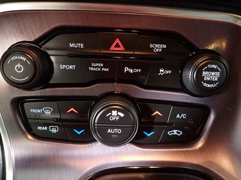 Used 2018 Dodge Challenger R/T Scat Pack RWD image 31