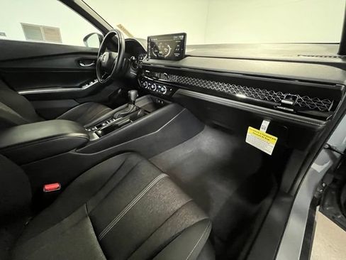 Used 2025 Honda Accord Sport image 10