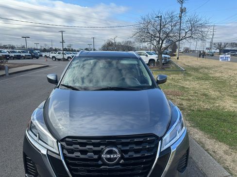 Used 2023 Nissan Kicks SV image 10