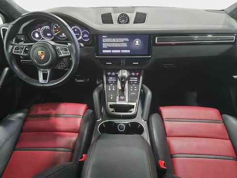 Certified 2023 Porsche Cayenne Turbo S AWD/4WD image 11