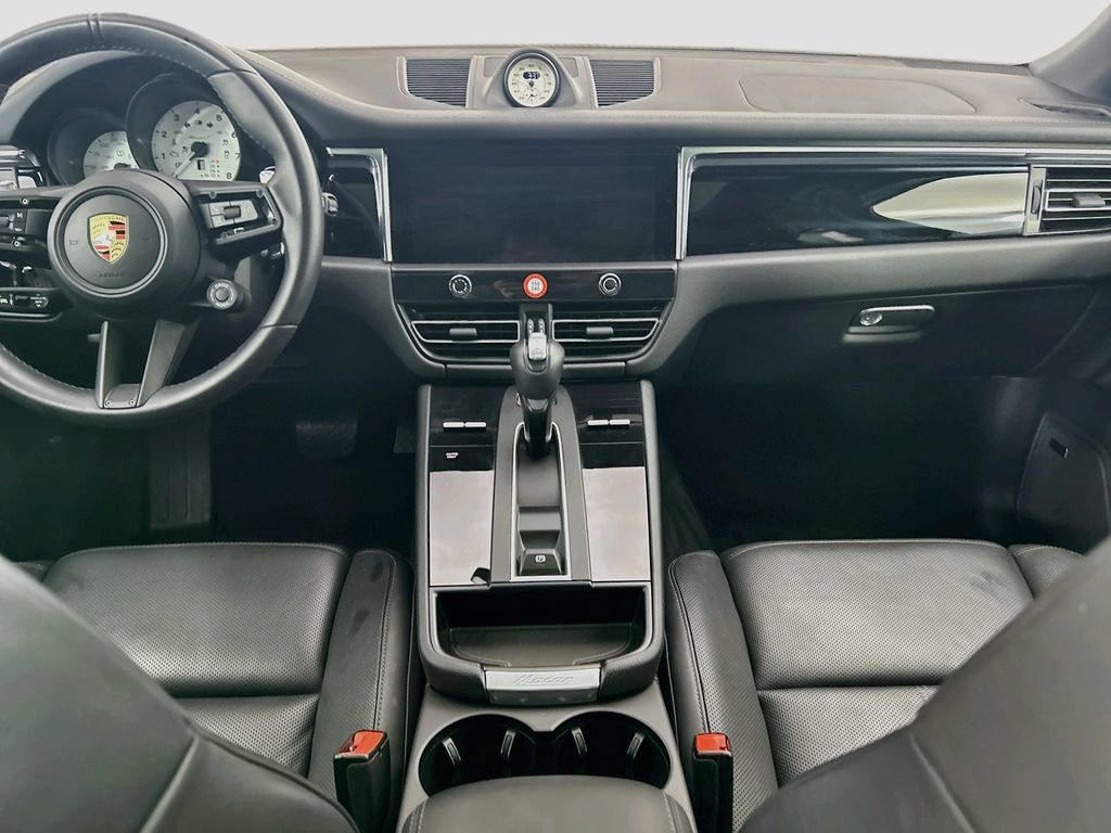 Certified 2025 Porsche Macan Turbo AWD/4WD image 15