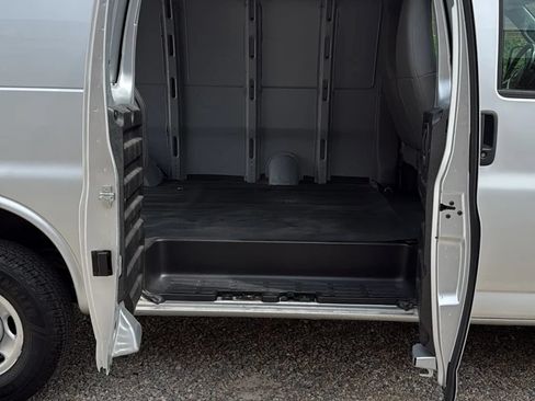 Used 2018 Chevrolet Express 2500 w/ Driver Convenience Package RWD image 23