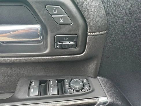 Used 2023 GMC Sierra 2500 AT4 w/ AT4 Premium Plus Package AWD/4WD image 13