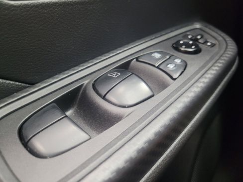 Used 2022 Nissan Versa S FWD image 27