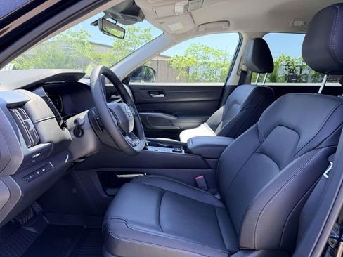 New 2026 Nissan Pathfinder SL AWD/4WD image 16