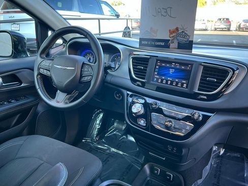 Used 2019 Chrysler Pacifica Touring Plus w/ S Appearance Package image 57