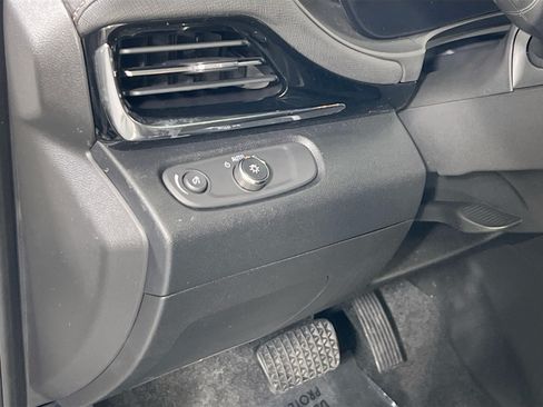 Used 2025 Buick Envista Avenir FWD image 10