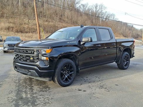 Used 2023 Chevrolet Silverado 1500 Custom image 3