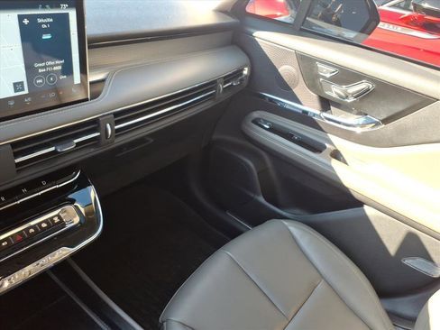 Used 2023 Lincoln Corsair AWD image 22