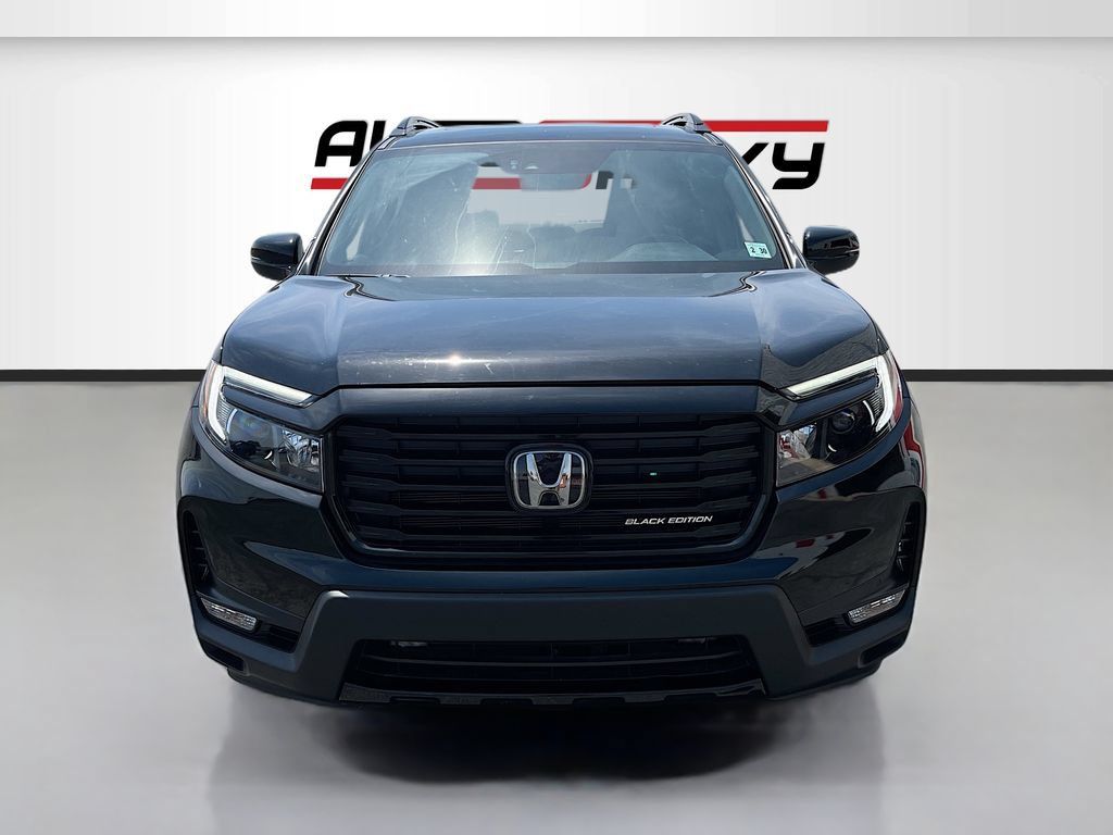 Used 2025 Honda Passport Black Edition image 2