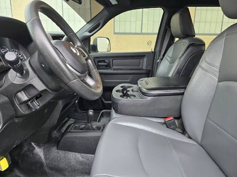 Used 2022 RAM 2500 Tradesman w/ Chrome Appearance Group AWD/4WD image 3