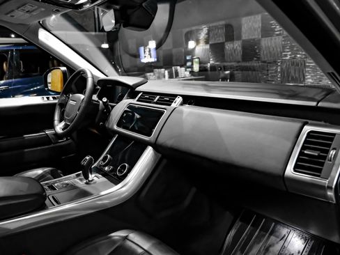 Used 2019 Land Rover Range Rover Sport HSE image 15