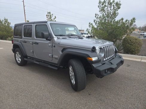 Used 2018 Jeep Wrangler Unlimited Sport S image 4