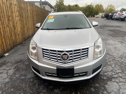 Used 2016 Cadillac SRX Luxury image 2