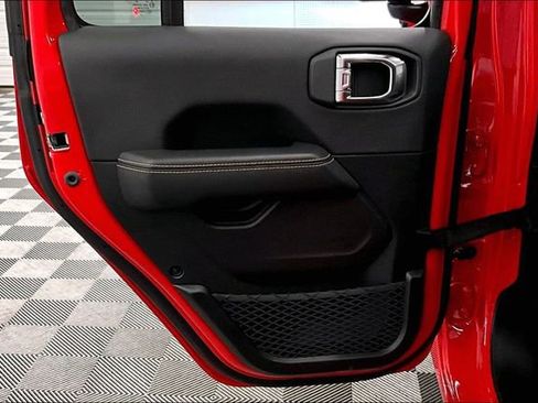 Used 2025 Jeep Wrangler Unlimited Sahara w/ Safety Group image 24