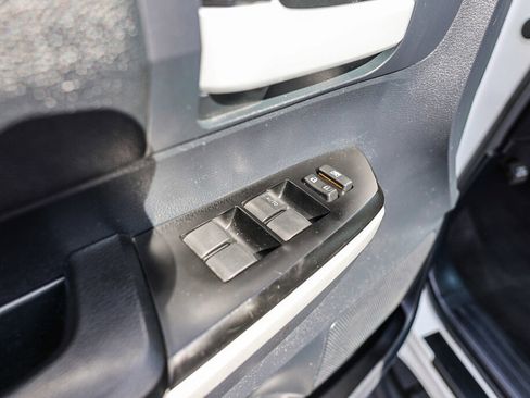 Used 2015 Toyota Tundra SR5 image 10