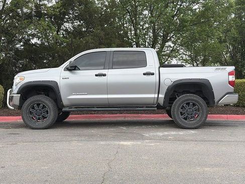 Used 2014 Toyota Tundra SR5 w/ SR5 Upgrade Package image 3