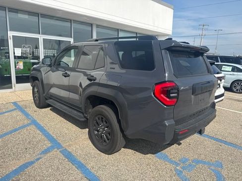 Used 2025 Toyota 4Runner SR5 AWD/4WD image 6