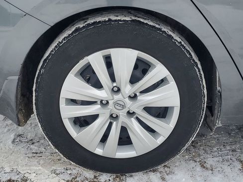 Used 2024 Nissan Sentra S image 5