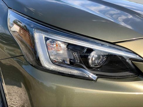 Used 2021 Subaru Outback Premium AWD/4WD image 27
