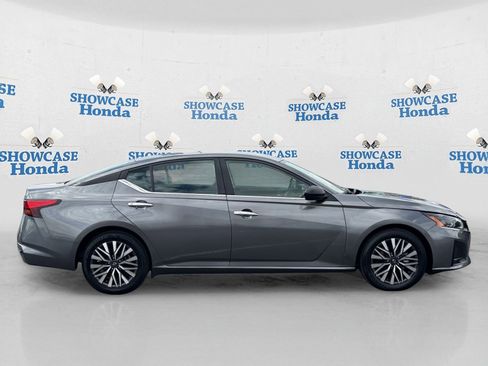 Used 2024 Nissan Altima 2.5 SV image 9